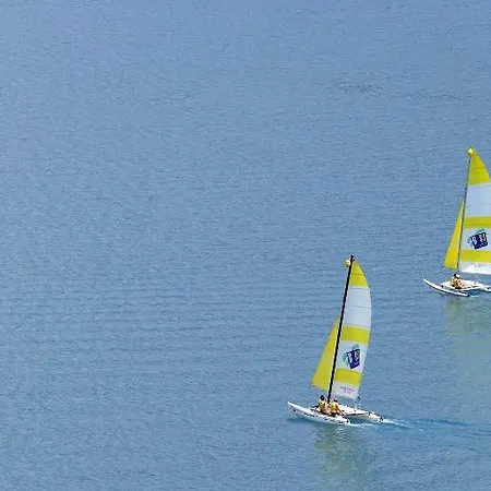 Resort Village Club Les Hyvans 3*